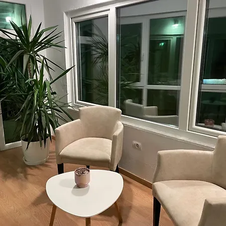 アパート Boulevard Access ティラナ